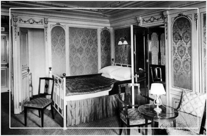Роскошная спальня первого класса на Титанике.