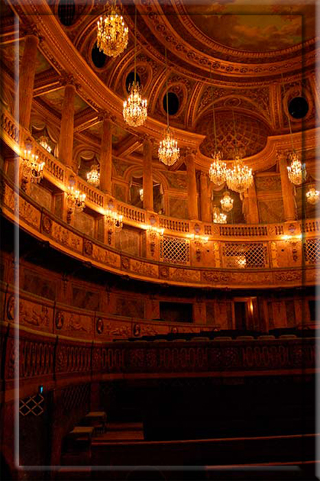 Вид на Королевский театр в Малом Трианоне.