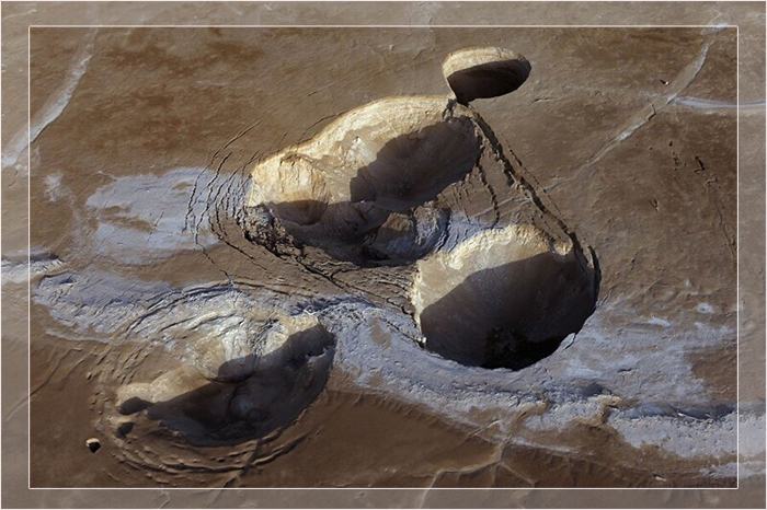 Откуда появляются таинственные воронки Мёртвого моря: чудо природы или экологическая катастрофа 