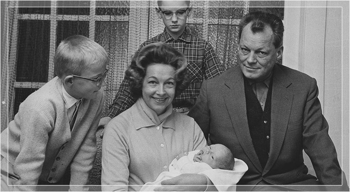 Вилли Брандт с женой Рут и сыновьями в 1961 году.