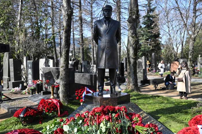 Памятник Владимиру Вольфовичу Жириновскому. / Фото: sputnikmediabank.com