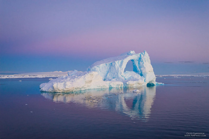 Тающий айсберг. Автор фото: группа российских фотографов AirPano.