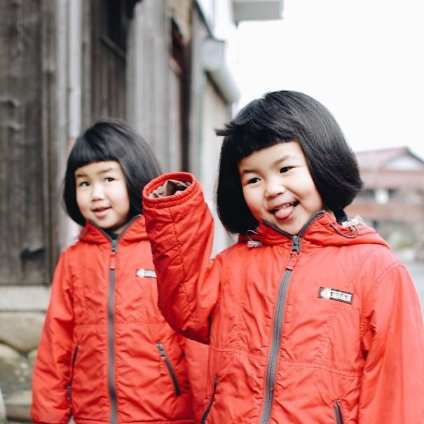 Очаровательные близняшки. Автор фото: Akira Oozawa.