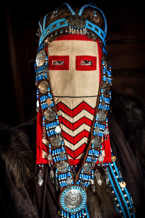 Молодая женщина народности саха. Автор: Александр Химушин.