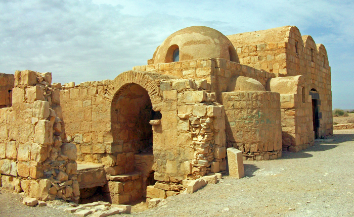 Кусайр Амра — пустынная крепость, расположенная в восточной Иордании. \ Фото: twitter.com.