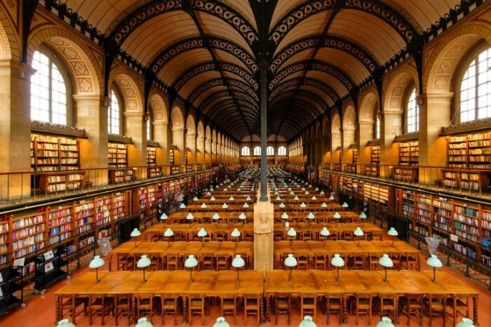Библиотека Святой Женевьевы в Париже. \ Фото: larevuedestransitions.fr.