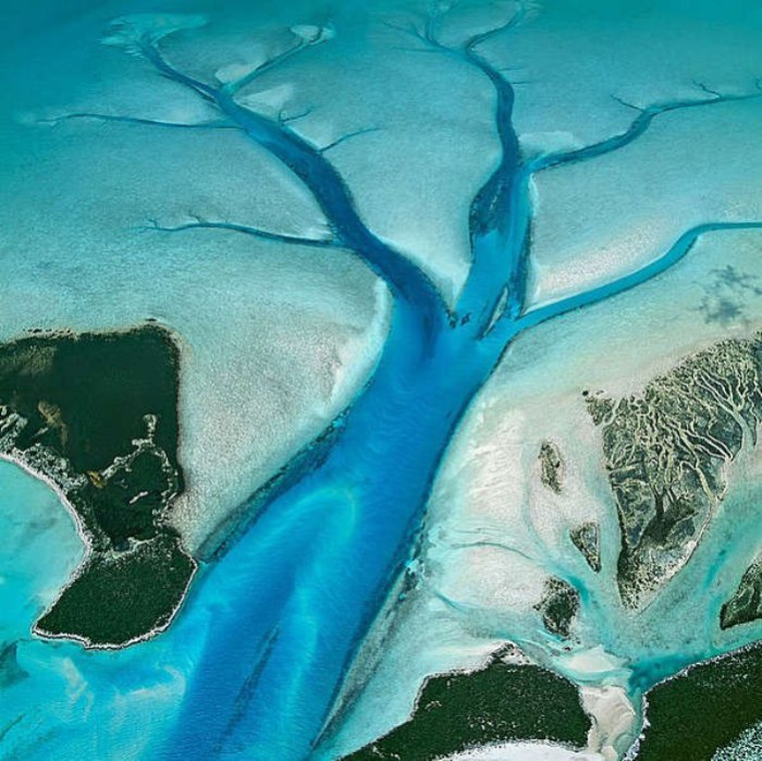 Лонг-Айленд, Багамские острова. Аэрофотографические работы фотографа Бернхарда Эдмайера (Bernhard Edmaier).