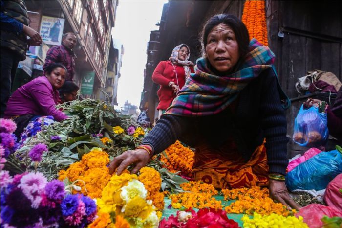 Пестрые цветы, рынок. Непал. Автор фото: Bilal Salameh.