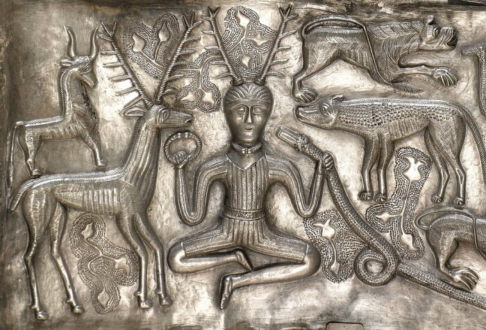 Кельтский бог Кернунн на котле из Гундеструпа. \ Фото: wordpress.com.