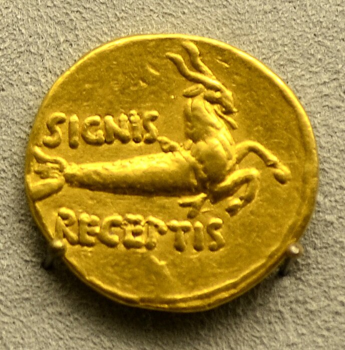 Монеты Октавиана с изображением козерога. \ Фото: hmoob.in.