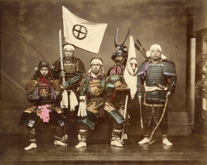 Самураи. Цветные фотографии Японии в период Эдо. Автор фото: Felice Beato.