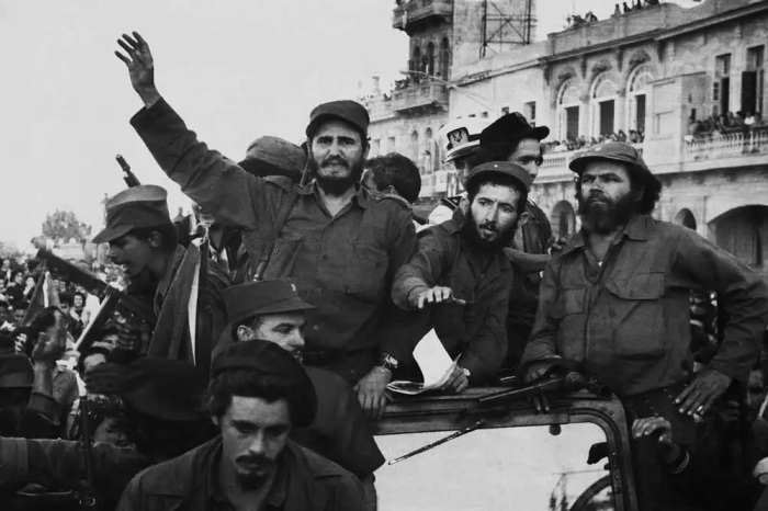 Фидель Кастро въезжает в Гавану 8 января 1959 года. \ Фото: google.com.