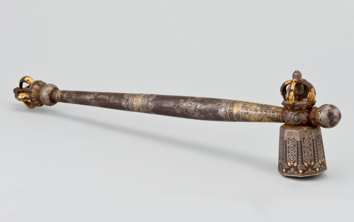 Железный ритуальный молоток с золотыми и серебряными вставками, Китай, династия Мин, 1403-1424 годы. \ Фото: reddit.com.