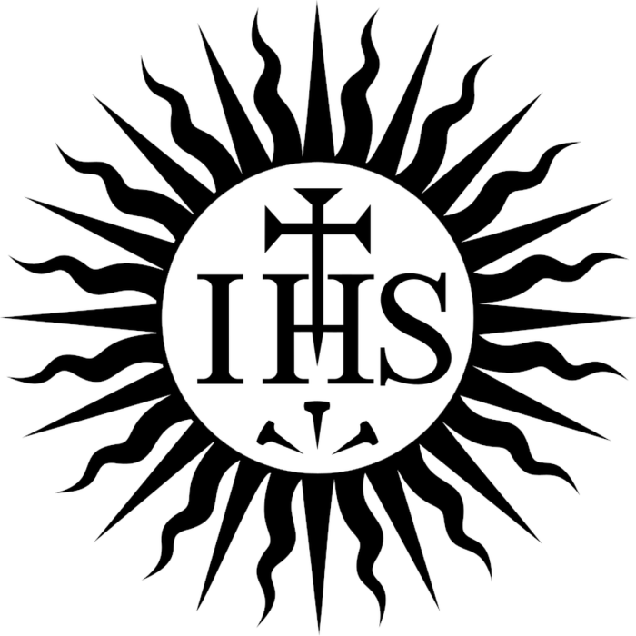 Монохромная версия эмблемы IHS ордена иезуитов. Дизайн эмблемы приписывается Игнатию Лойоле (1541 год). \ Фото: en.wikipedia.org.