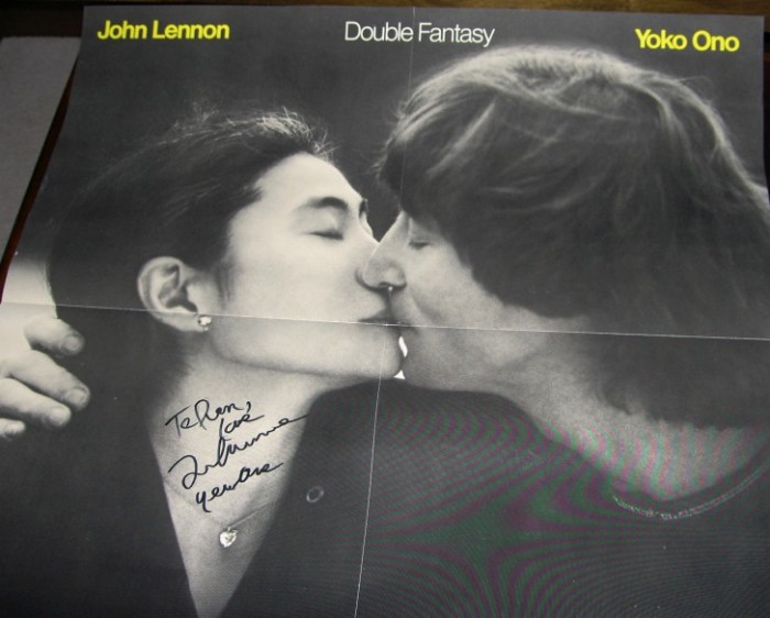 Автограф  Джона Леннона. \ Фото: google.ru.