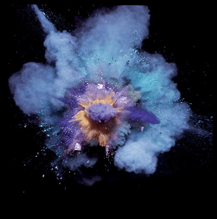 Разноцветный взрыв. Автор: Nick Knight.