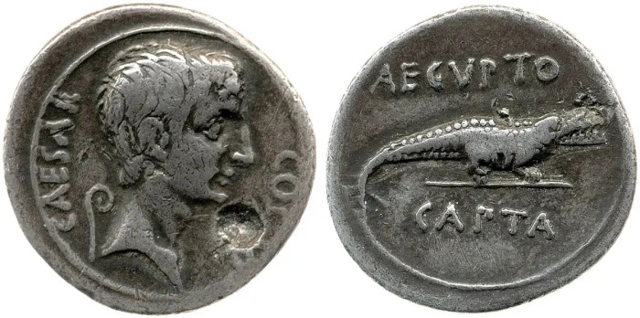 Серебряная монета Октавиана с портретом правителя на аверсе и крокодилом, символом Египта, на реверсе, 28-27 годы до н.э. \ Фото: media.britishmuseum.org.