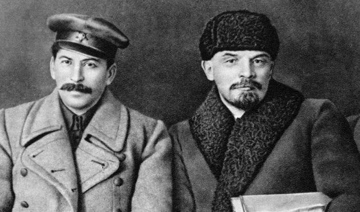 Иосиф Виссарионович Сталин и Владимир Ильич Ленин. \ Фото: google.com.