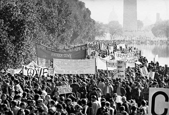 Антивоенные демонстранты в Вашингтоне, октябрь 1967 года. \ Фото: static.emol.cl.