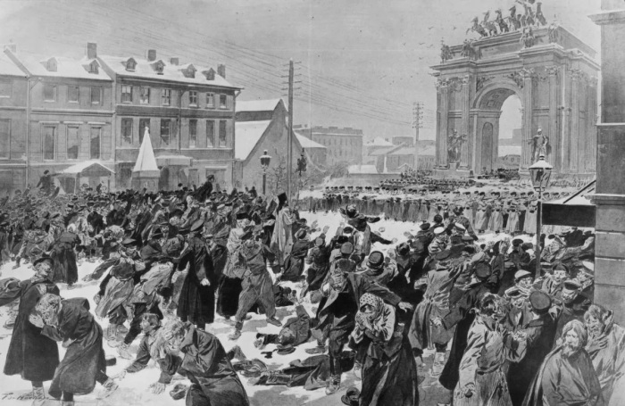 22 января 1905 года, известное как Кровавое воскресенье, когда царские солдаты открыли огонь по протестующим рабочим, убив и ранив сотни людей. \ Фото: bing.com.