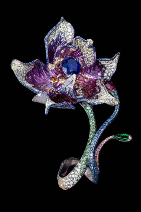 Цветок, исполняющий желания. Автор: Wallace Chan.