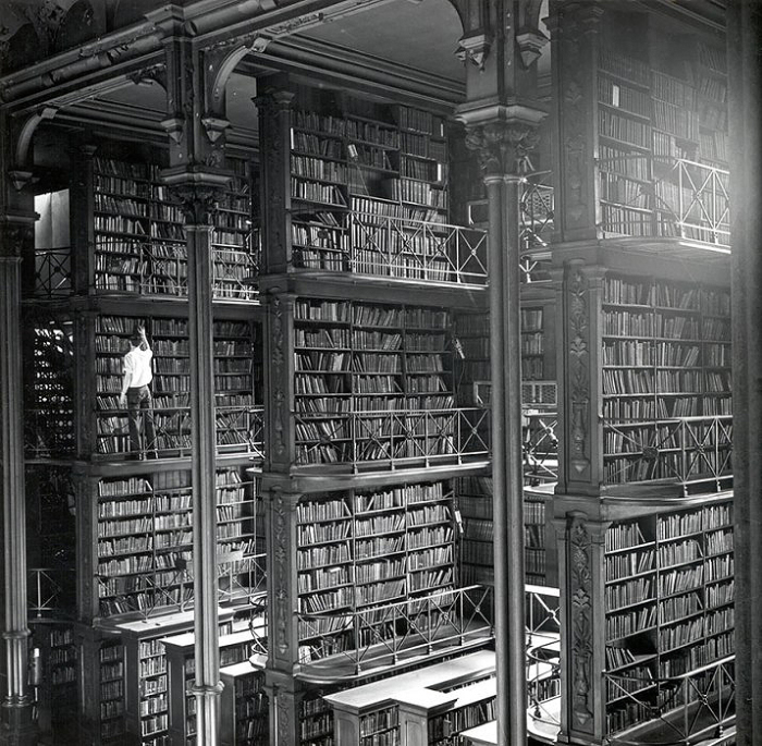 Старая публичная библиотека Цинциннати, Огайо, США.