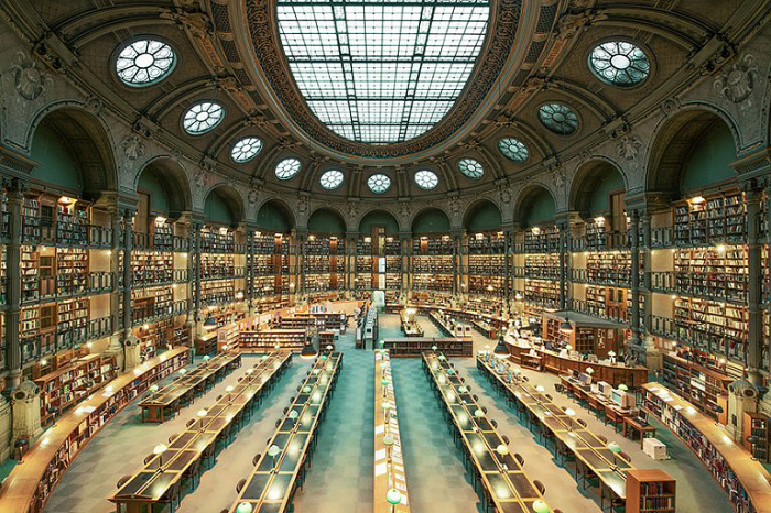 Парижская Национальная библиотека, Франция.