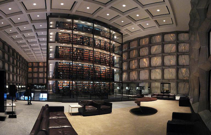 Зал редких книг и рукописей. Библиотека Йельского Университета, Штат Коннектикут, США.
