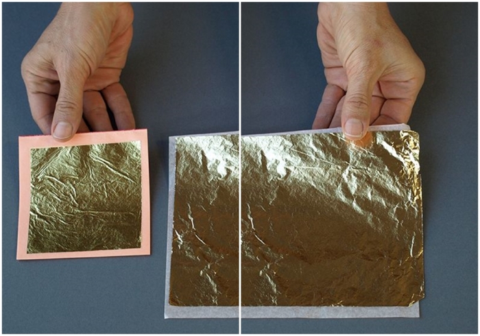 Слева - пример подлинного сусального золота, справа - пример имитации сусального золота.