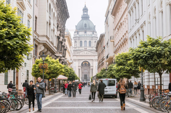 Сказать, что Будапешт — самая настоящая «жемчужина» Европы и красивейшая её столица, значит не сказать ровным счётом ничего.
