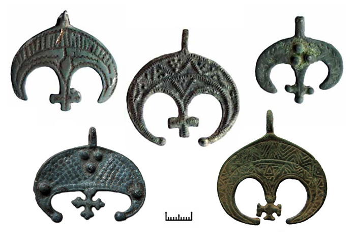 Древние амулеты-лунницы - классификация и типология оберегов (фото)