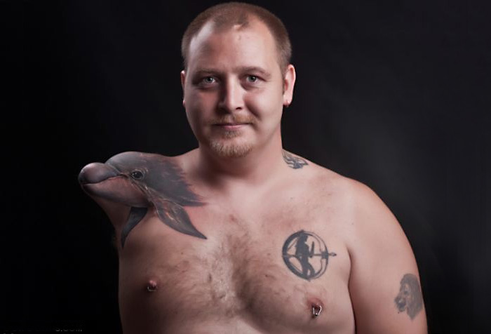 Зачем летнему мужчине татуировка | Forbes Life