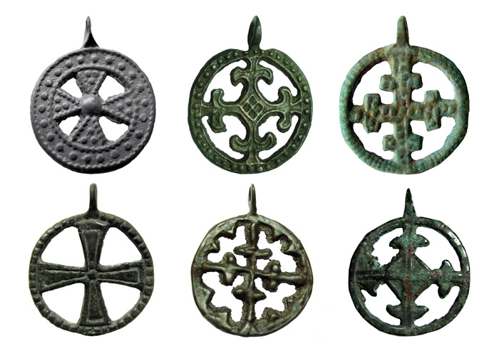 medieval cross pendant 6