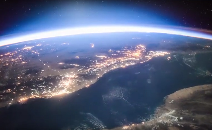 Рассвет над Землей. Вид из Космоса.