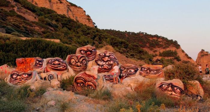 Искусство на скалах в Греции от ОакОак.
