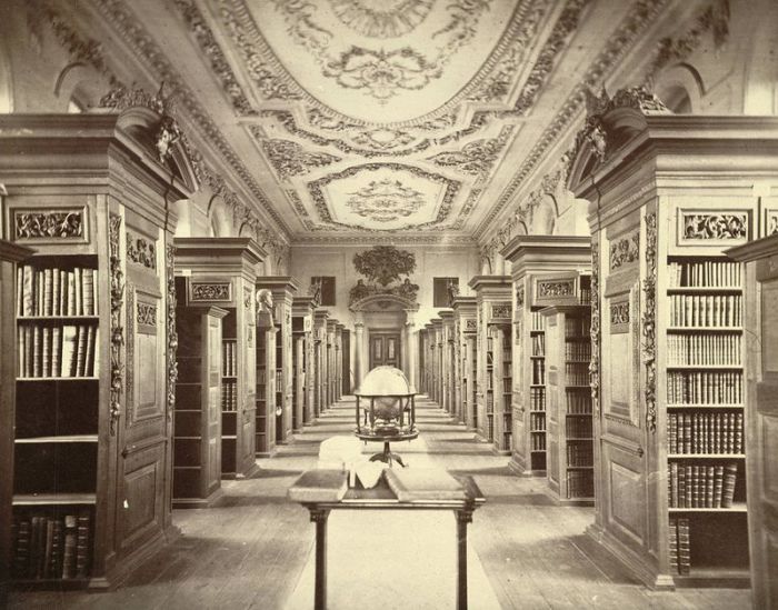 Интерьер королевской библиотеки, 1865 год.
