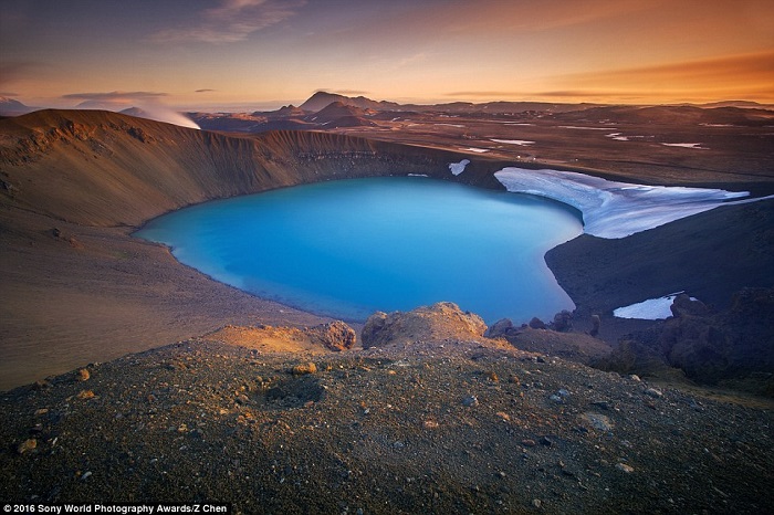 Кратер Вити в Исландии. Фотограф Z Chen.