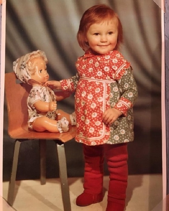 Удивительно, но такие детские портретные пленочные снимки, сделанные в советских фотоателье, были очень популярны.
