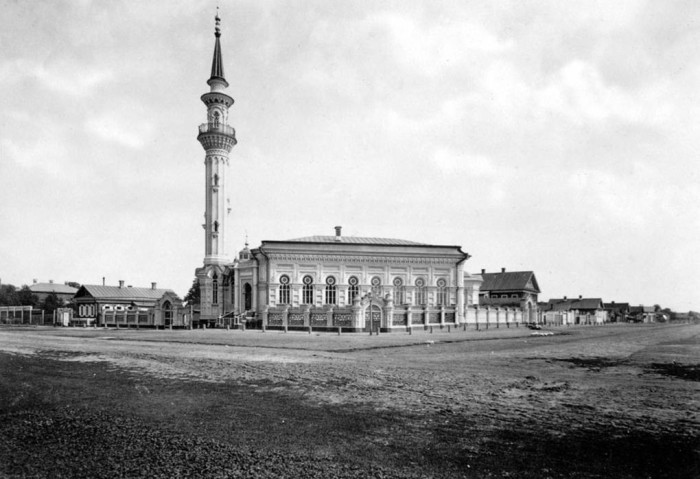 Одна из самых красивейших и величественных мечетей в Казани.