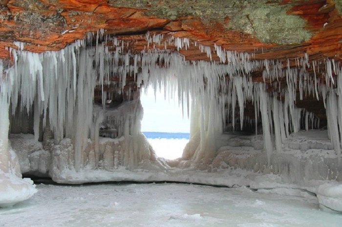 Самые невероятные ледяные пещеры в мире.