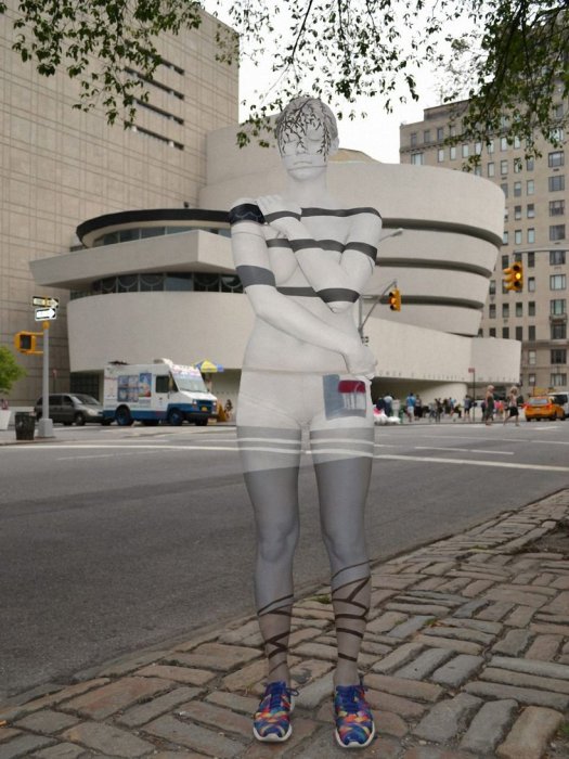 Участница художественного проекта Трины Мерри на фоне Музея Гуггенхайма в Центральном парке.