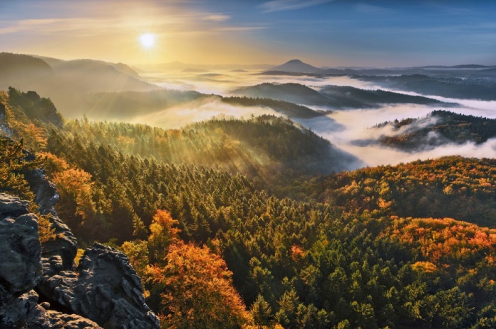 Чешская часть Эльбских Песчаниковых гор, которые называются в германской части Саксонской Швейцарией.