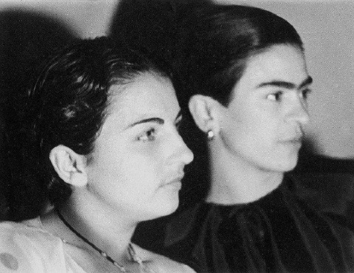Фрида и Кристина Кало, 1926 год.