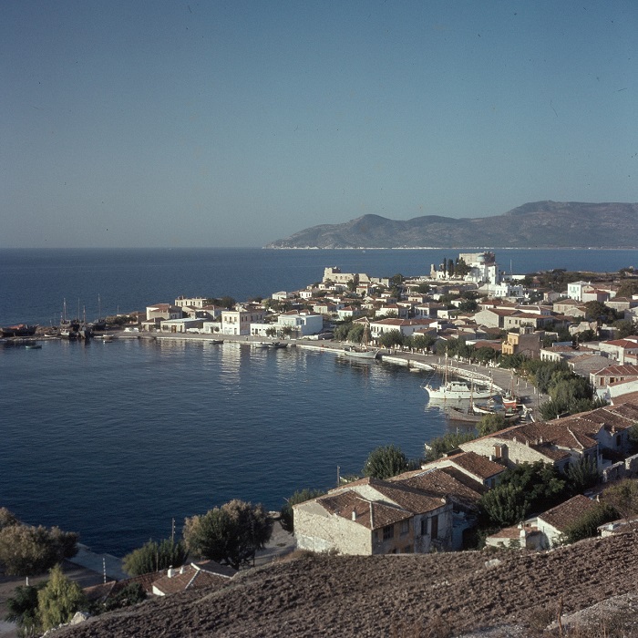 Курорт на острове Самос,  именно здесь, согласно дошедшим до наших дней источникам, находилась родина великого древнегреческого ученого и мыслителя Пифагора.