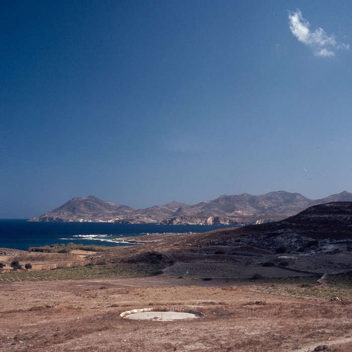 На самой высокой точке острова - горе Зас, по легенде, прошло детство повелителя богов Зевса.