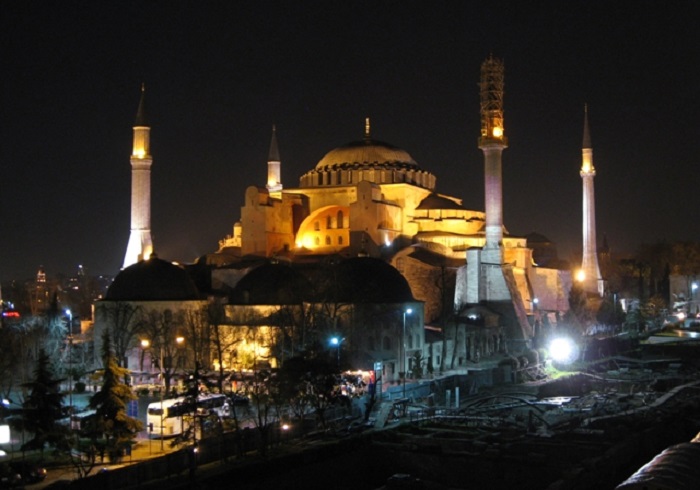 Крупнейший храм всего православного мира.