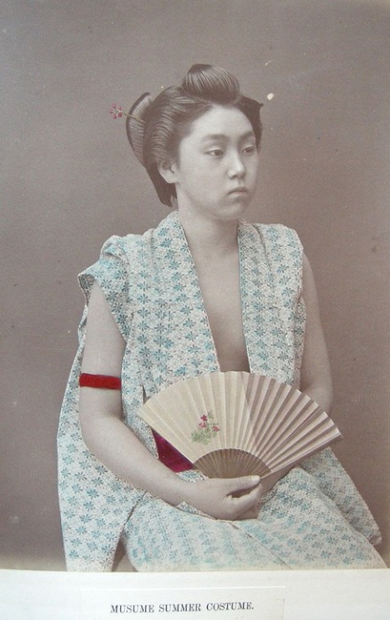 Мусумэ - временная жена в японской культуре, иностранный подданный на время пребывания в Японии мог получить в пользование и содержание японскую женщину.