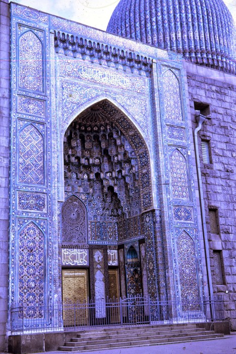 Памятник исламской культовой архитектуры.