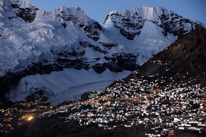 Самый высокогорный город на Земле, расположенный в Андах, в районе, граничащем с Боливией.