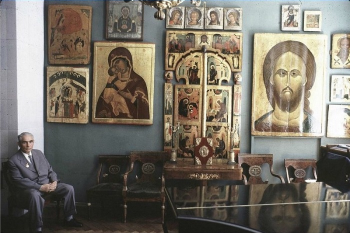 Павел Корин - живописец, портретист, монументалист, коллекционер, лауреат Ленинской премии со своей коллекцией икон.